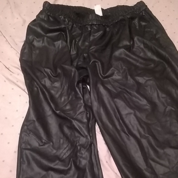 Plus size Clothes - Picture 3 of 7